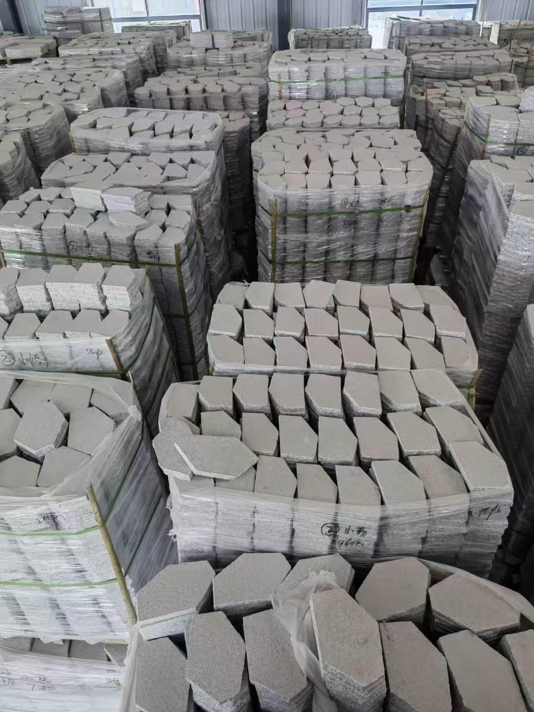 郴州芝麻白石材冰裂纹，碎拼。