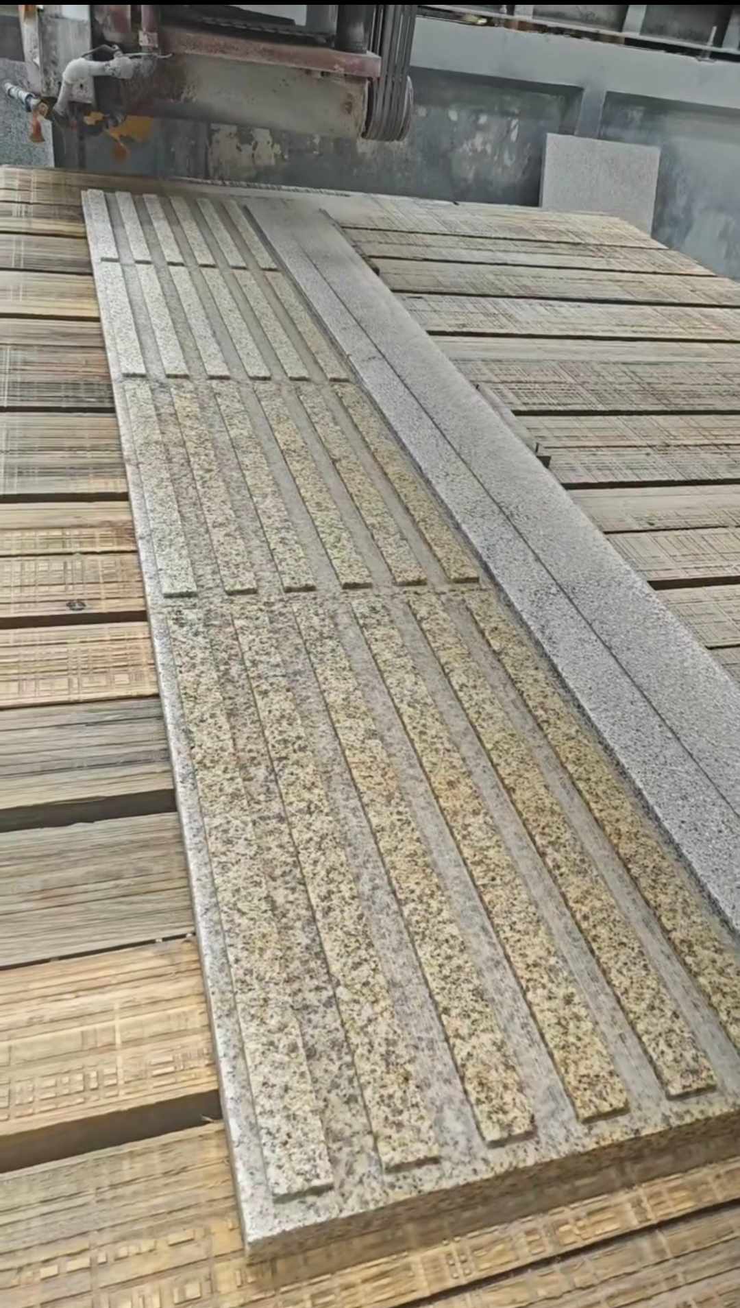 郴州黄金麻盲道石 盲条