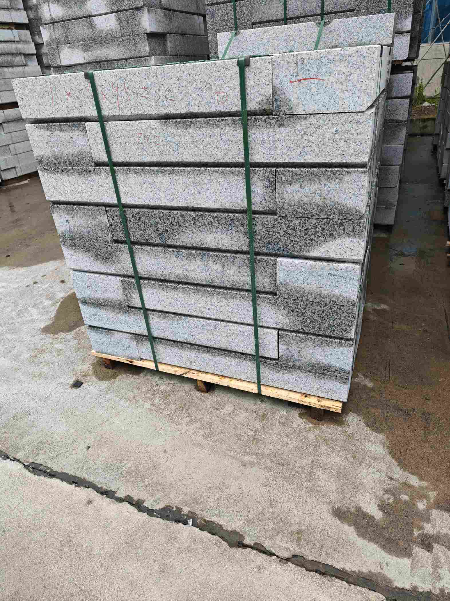 郴州芙蓉白路牙石，马路牙子